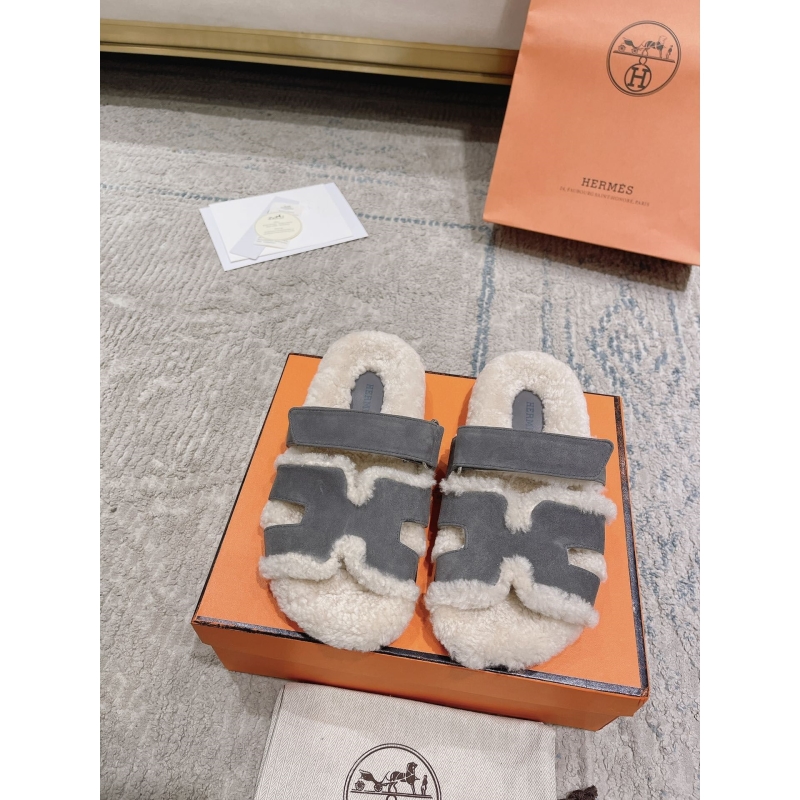 H**mes slippers